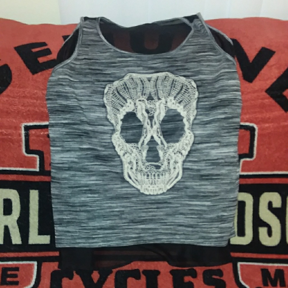 Womans scull blouse